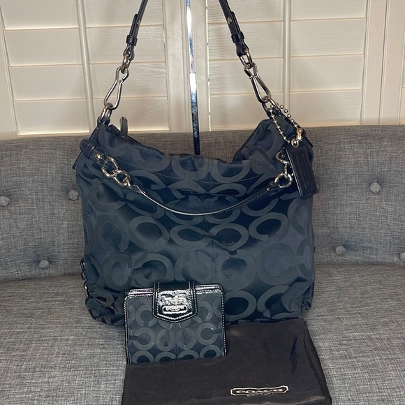 Coach Handbags - COACH Black Hobo Handbag and Matching Wallet